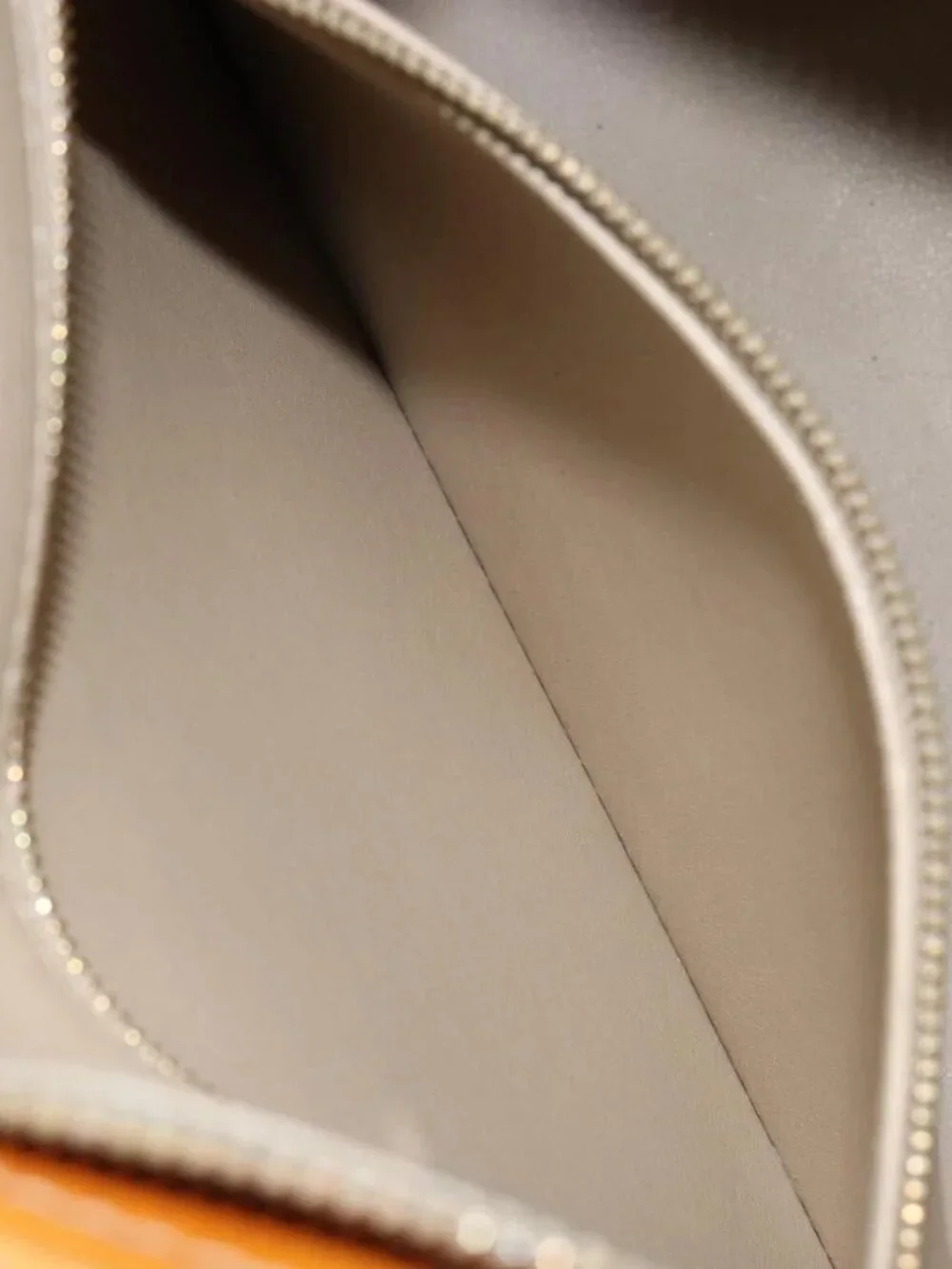 LOUIS VUITTON Monogram Vernis Houston Hand Bag Beige M91004 LV Auth 158012 - Picture 13 of 16